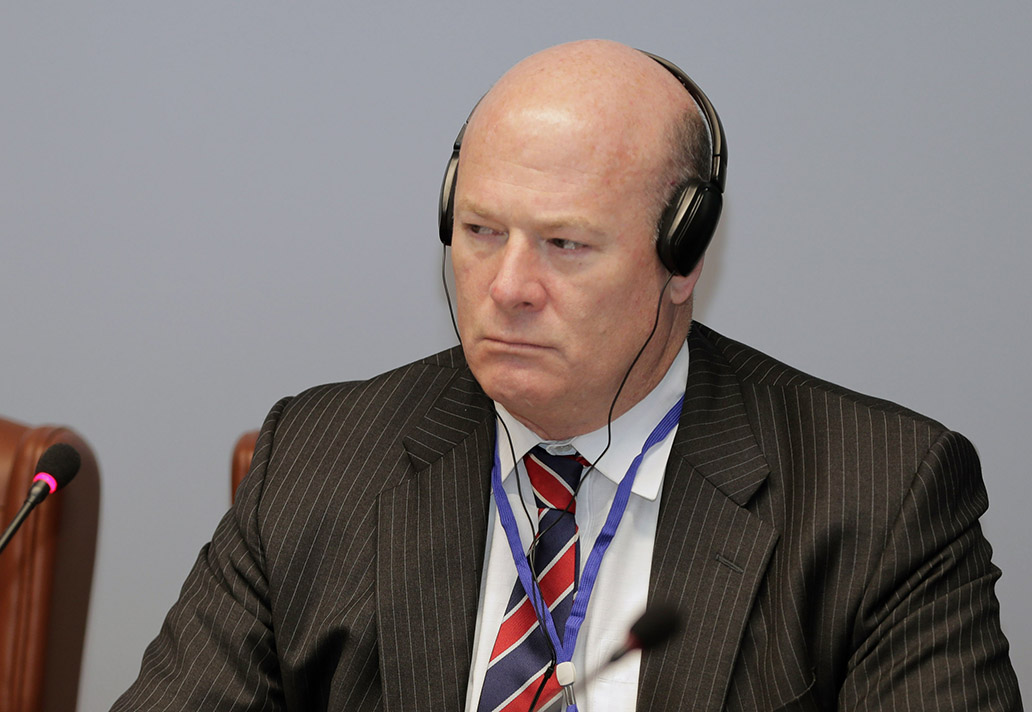 ديفيد دي روش: التعاون العسكري بين دول مجلس التعاون: الوعد غير المتحقق